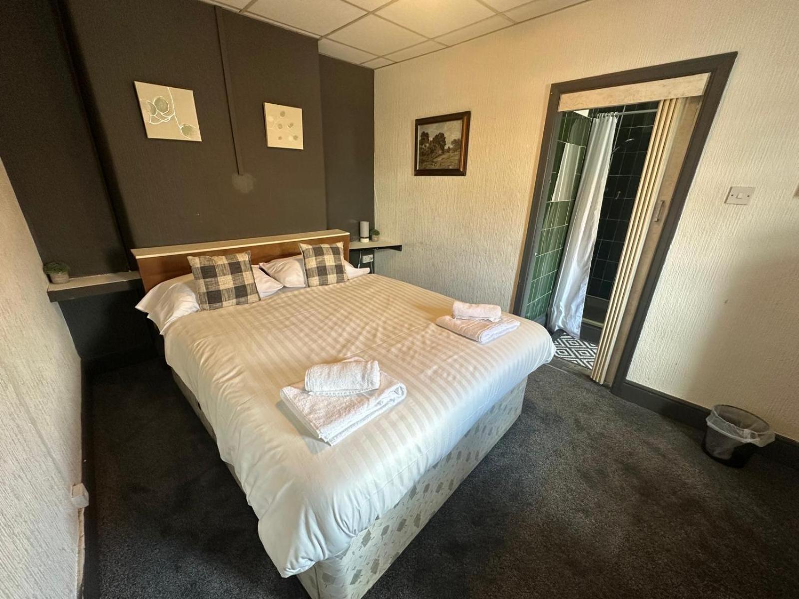 - Free Parking * Manchester
